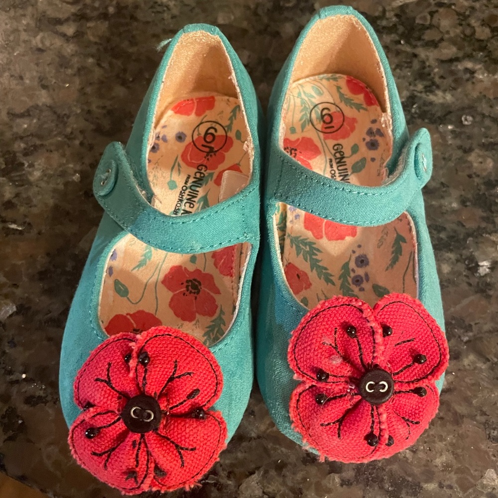Super cute toddler girl’s  size 6!